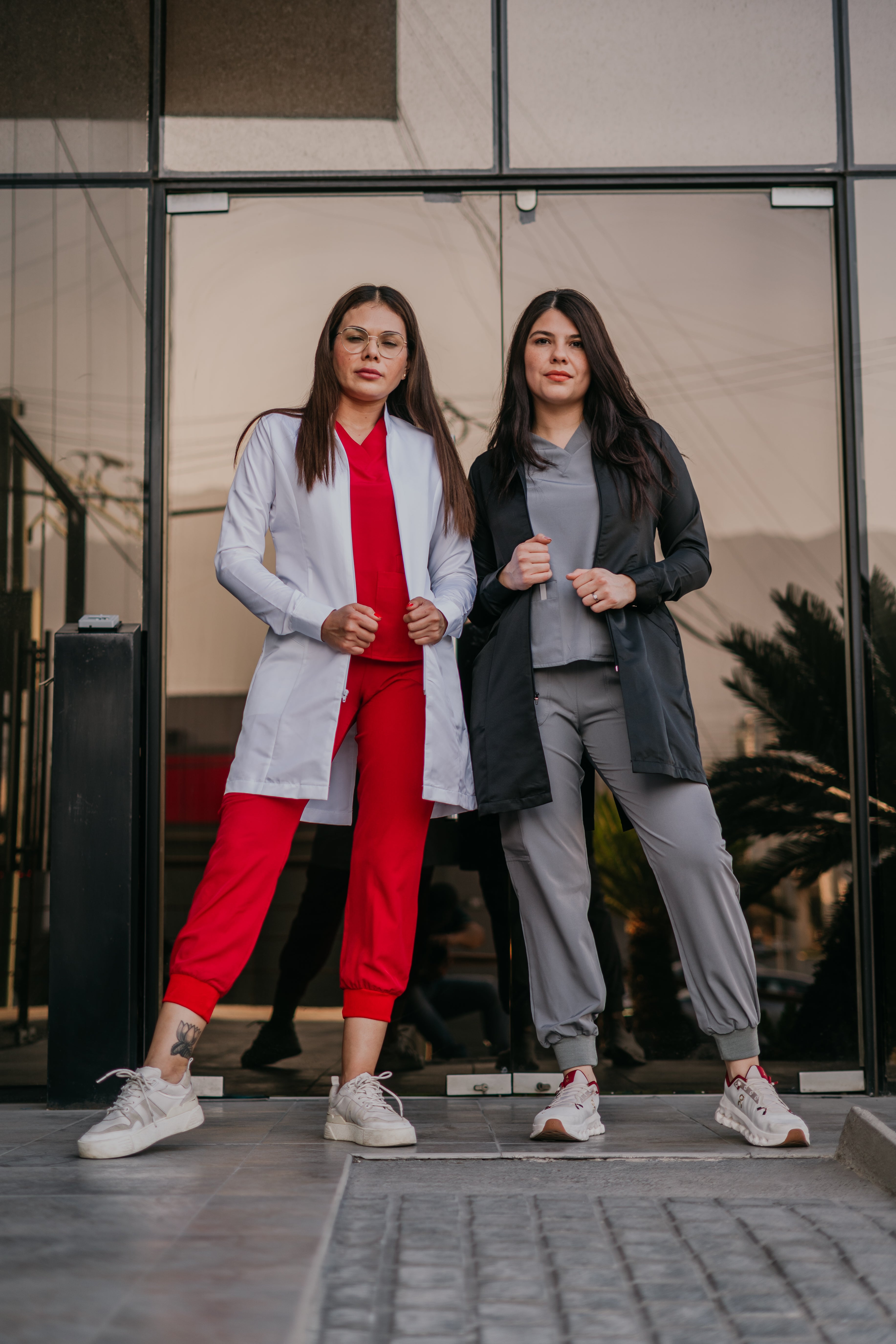 Bata Médica Aura – Elegancia, Tecnología y Confort | MedZen
