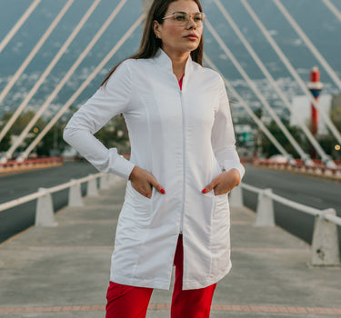 Bata Médica Aura⎜Mujer ⎜Deep White